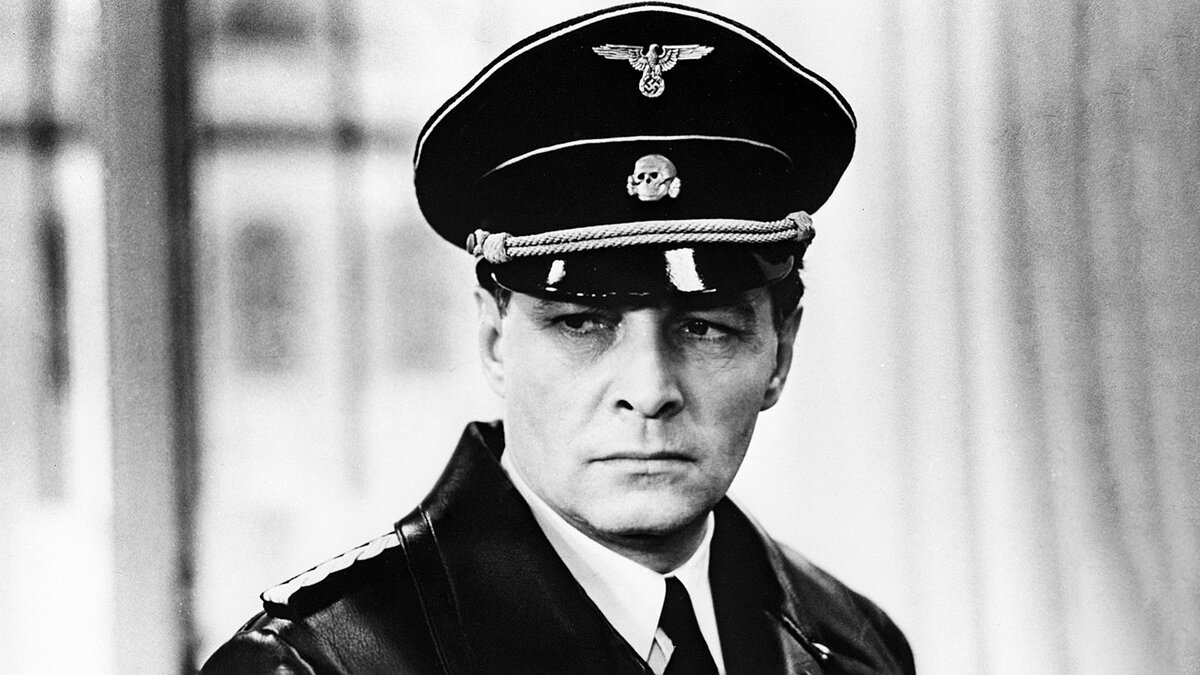 Кадр из фильма “17 мгновений весны”, Вячеслав Тихонов в роли Штирлица