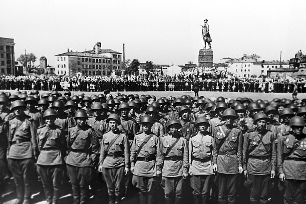    Фото: Семен Нордштейн, Всеволод Тарасевич / ТАСС