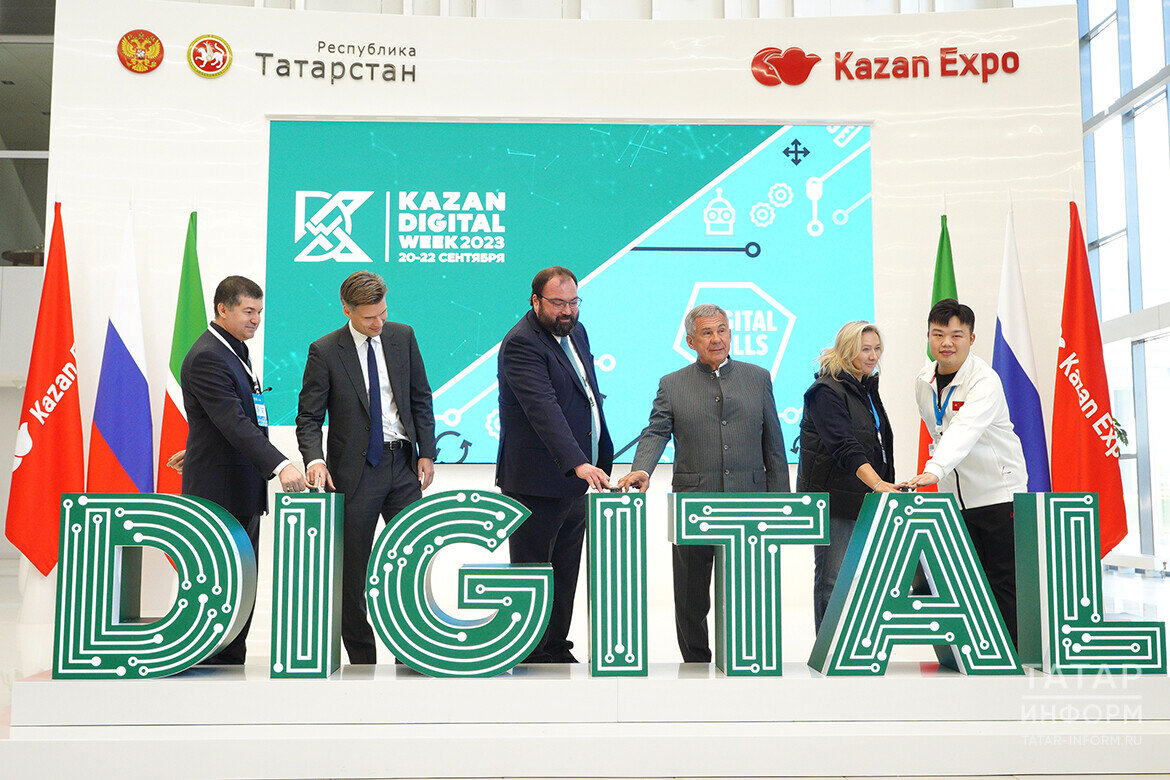 Грандиозное даже по российским меркам мероприятие Kazan Digital Week собрало в столице Татарстана весь цвет отечественной IT-отрасли. Фото: © Владимир Васильев / «Татар-информ»