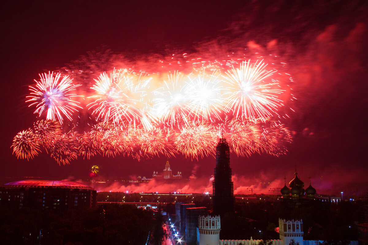 Салют у Новодевичьего монастыря в Москве. Салют на 9 мая 2023 Москва. Иваново салют 9 мая.