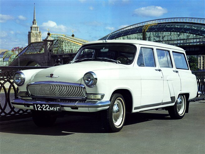 ГАЗ 22 «Волга» 1962–1965 г.в. Фото: фирма-производитель. лицензии Creative commons. Адрес на сайте: https://megabook.ru/media/%D0%93%D0%90%D0%97%2022%20%C2%AB%D0%92%D0%BE%D0%BB%D0%B3%D0%B0%C2%BB%20(1962%E2%80%931965)