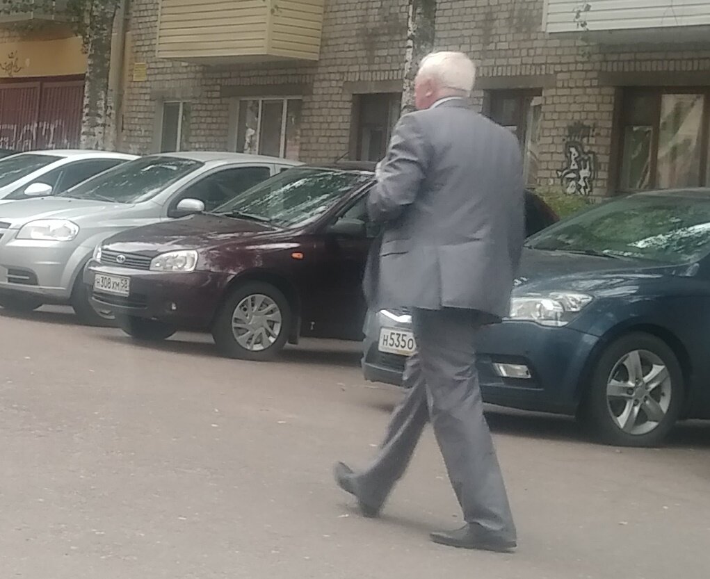 Белоус стремительно уходит...
