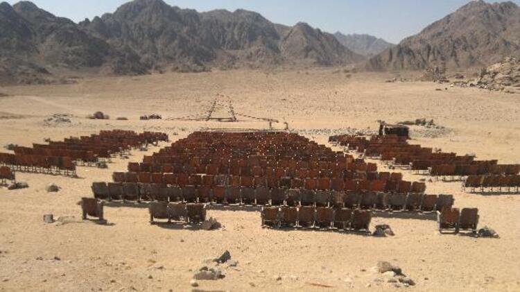 Загадочная история единственного в мире кинотеатра посреди пустыни