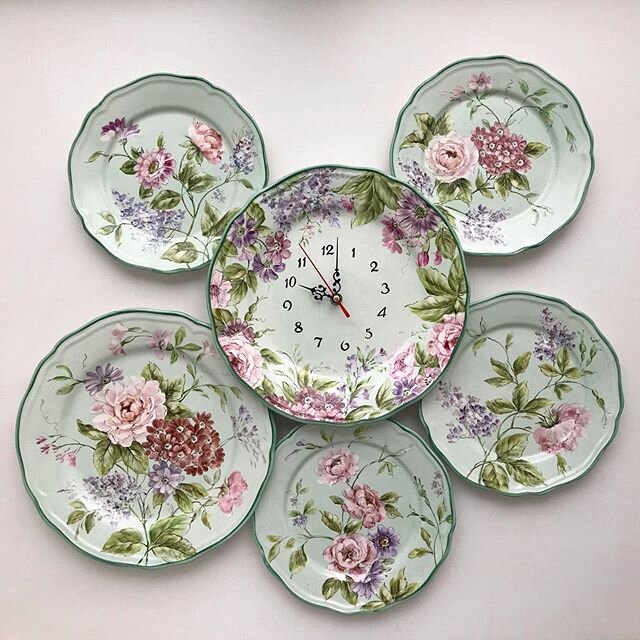 Декоративные тарелки с петриковской росписью