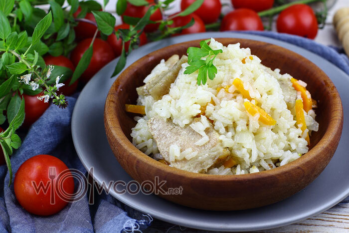 Плов с индейкой в сковороде