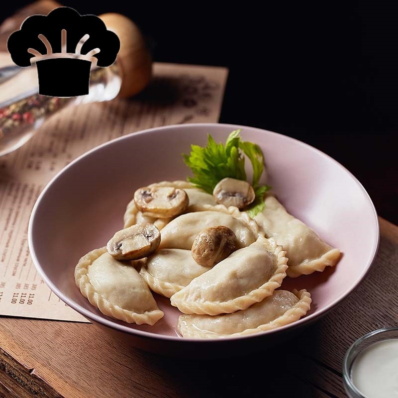 Время приготовления - 30 мин.
Для теста:
Мука - 200 г
Масло сливочное - 20 г
Яичные желтки - 2 шт.
Вода - 0,5 ст.

Для начинки:
Шампиньоны - 300 г
Лук - 1 шт.
Масло подсолнечное - 1 ст. л.
Соль - по вкусу