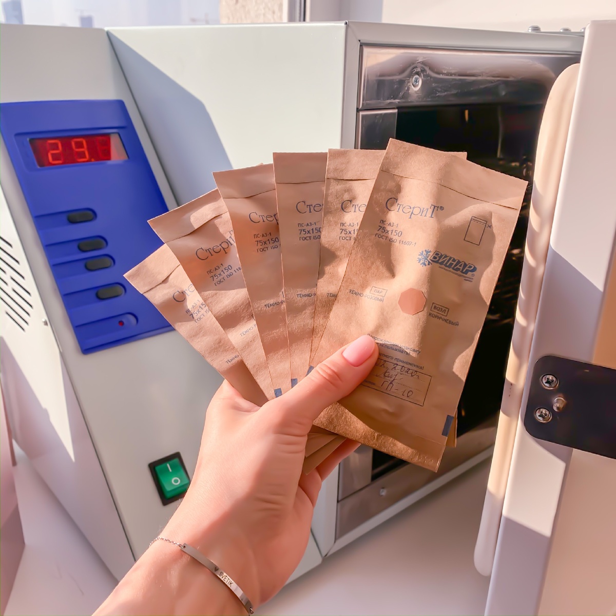 Сухожаровой шкаф ГП-10 и крафт-пакеты с пинцетами