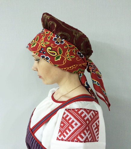 Коми красавица  с  традиционной вышивкой