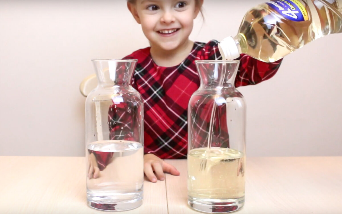 По количеству приблизительно столько же сколько и воды