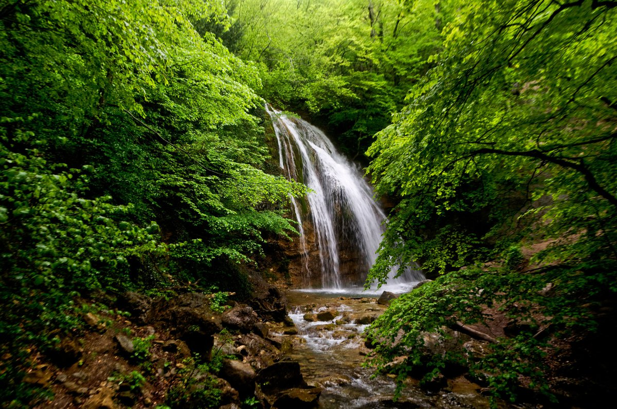 Водопад Джур-Джур в Крыму лето