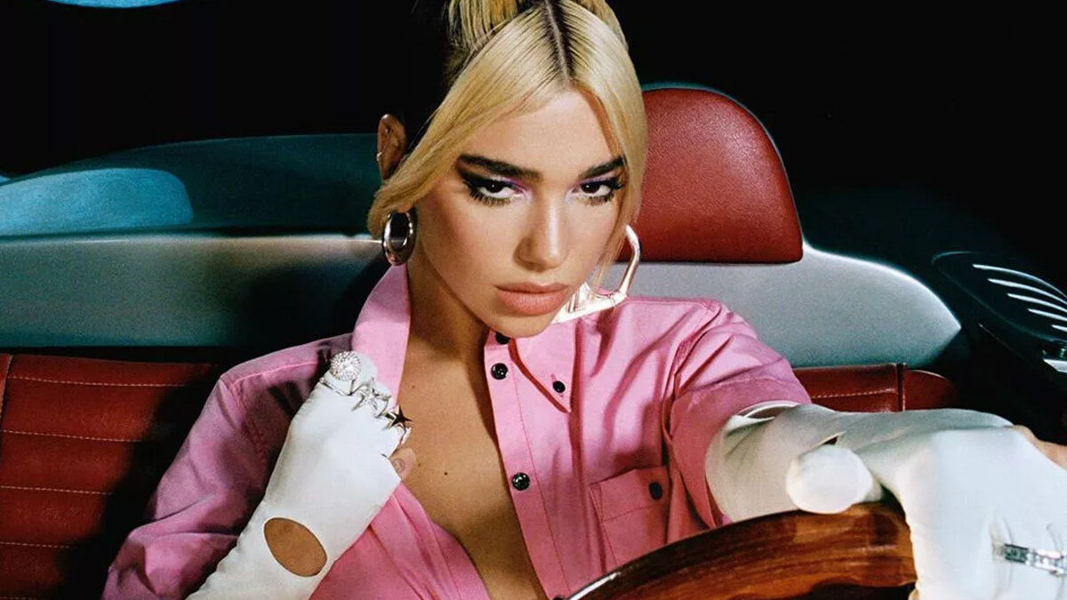 Dua Lipa на обложке альбома Future Nostalgia
