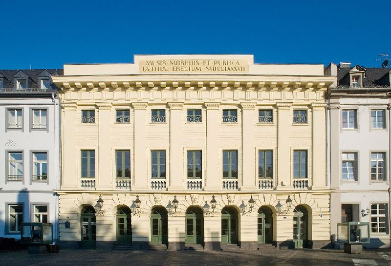 Вот наш театр в Кобленце. Один из старейших в Европе.