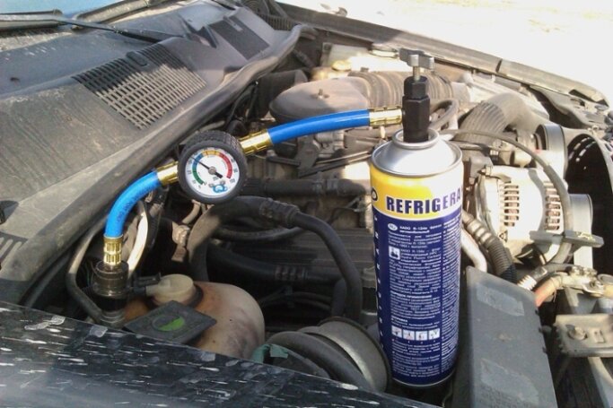 Как заправить кондиционер в машине самому без ошибок и проблем? Полезные советы и инструкции
