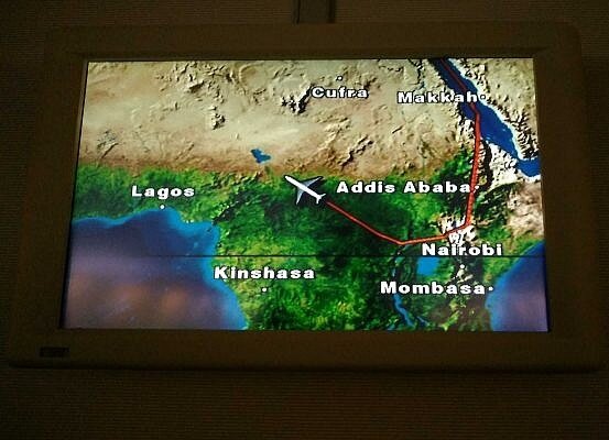 Маршрут полета на экране самолета