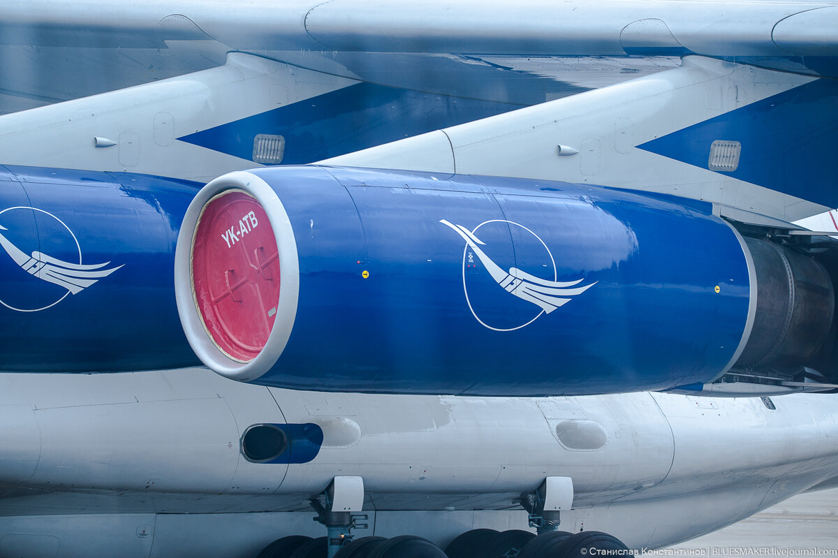 Самолёты тысячами по просту консервируют, на долгий срок.