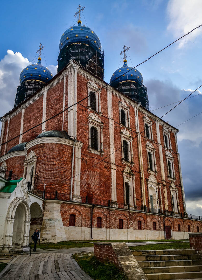 Успенский собор (можно листать)