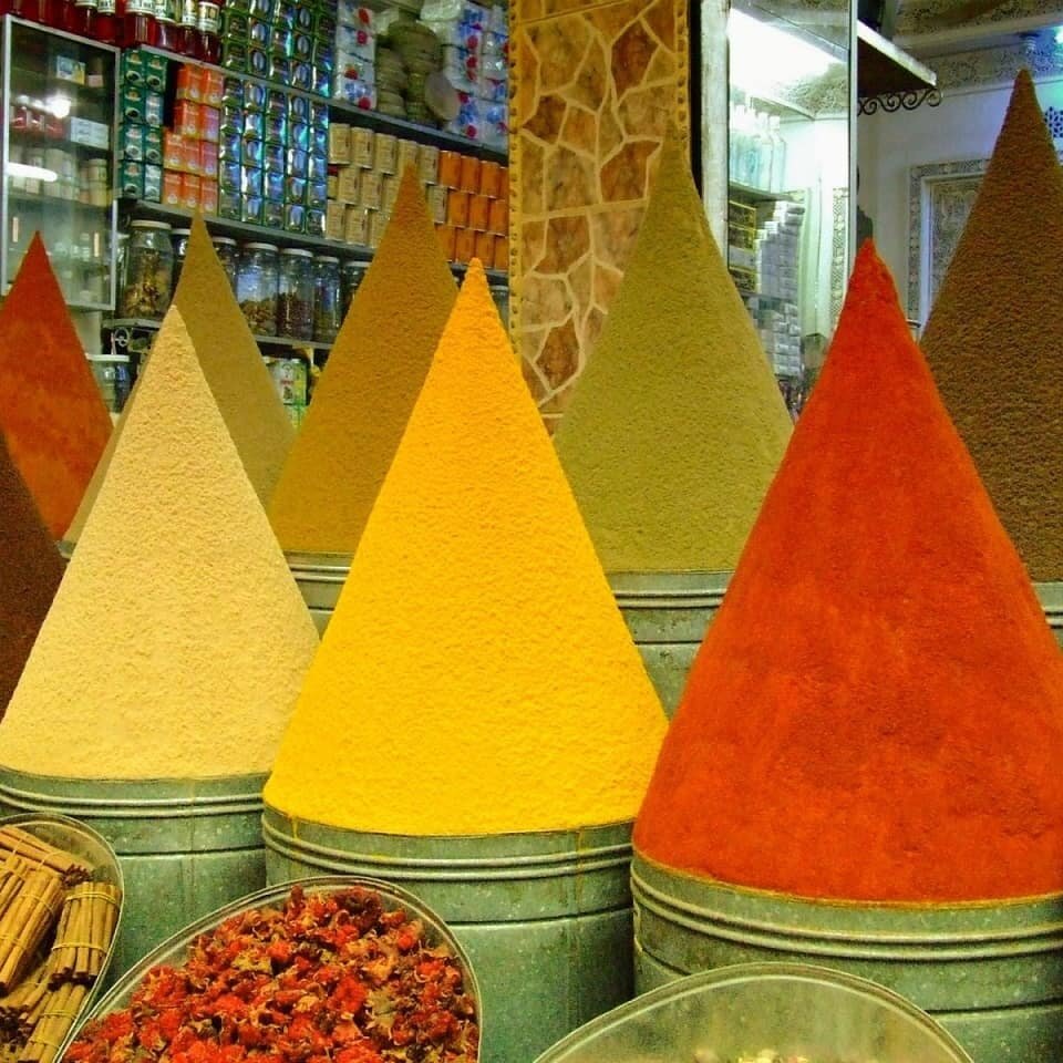 Пирамиды из специй.