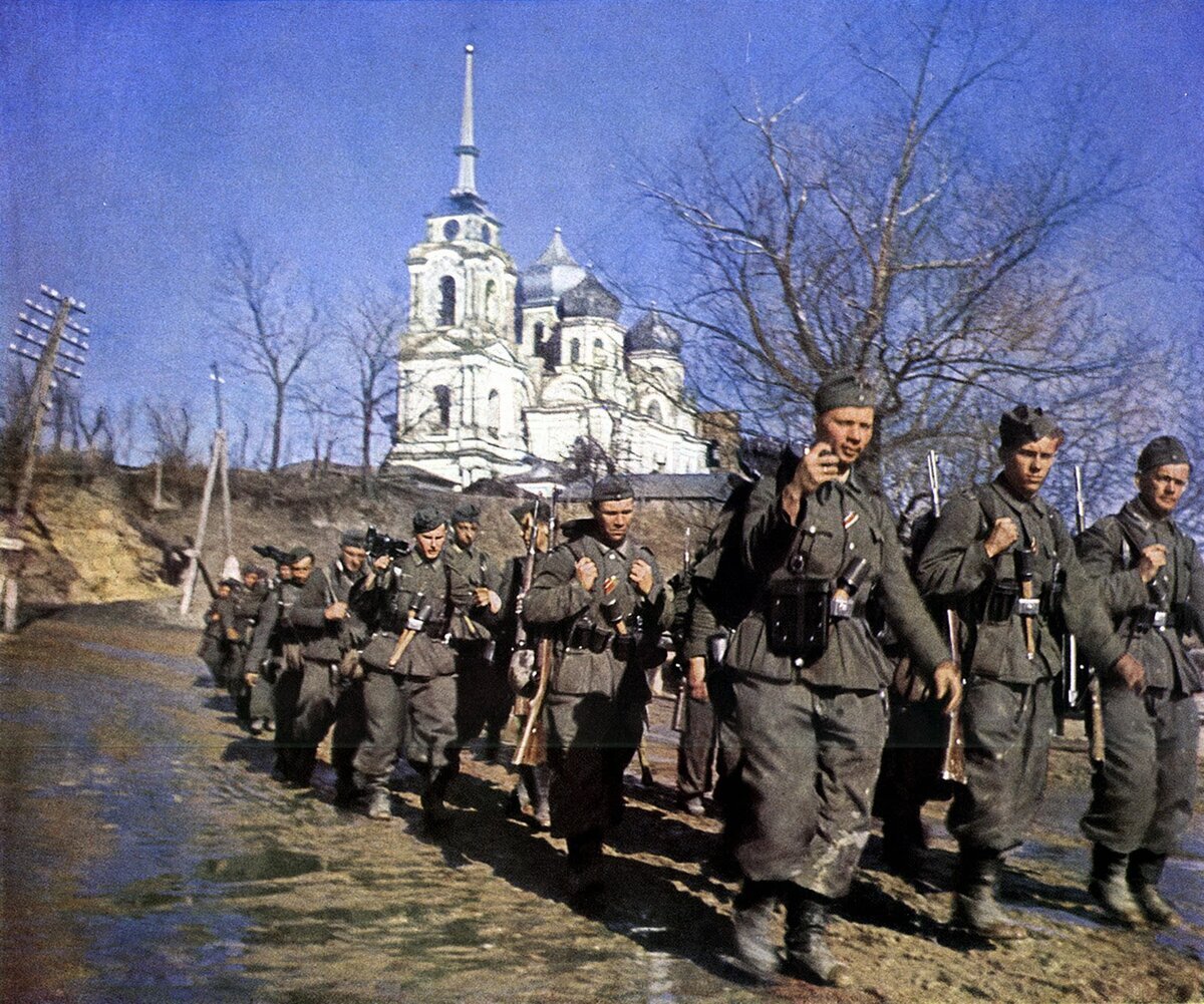 Архивное фото. Далеко не все немецкие солдаты были вооружены МР-38!