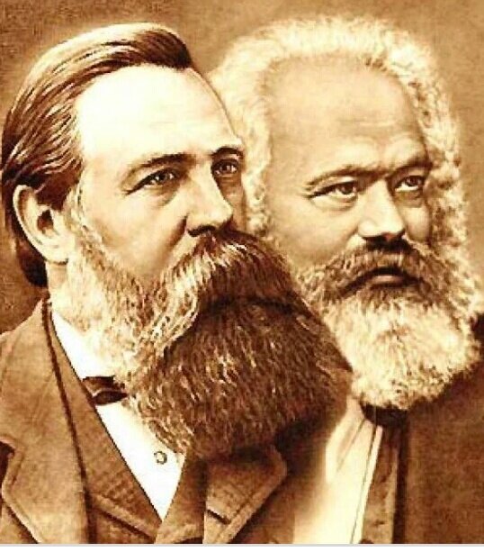 Фридрих Энгельс и Карл Маркс (с лева на право).