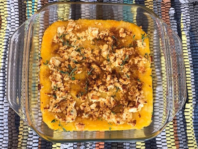 Качамак - традиционное болгарское блюдо из кукурузной крупы.