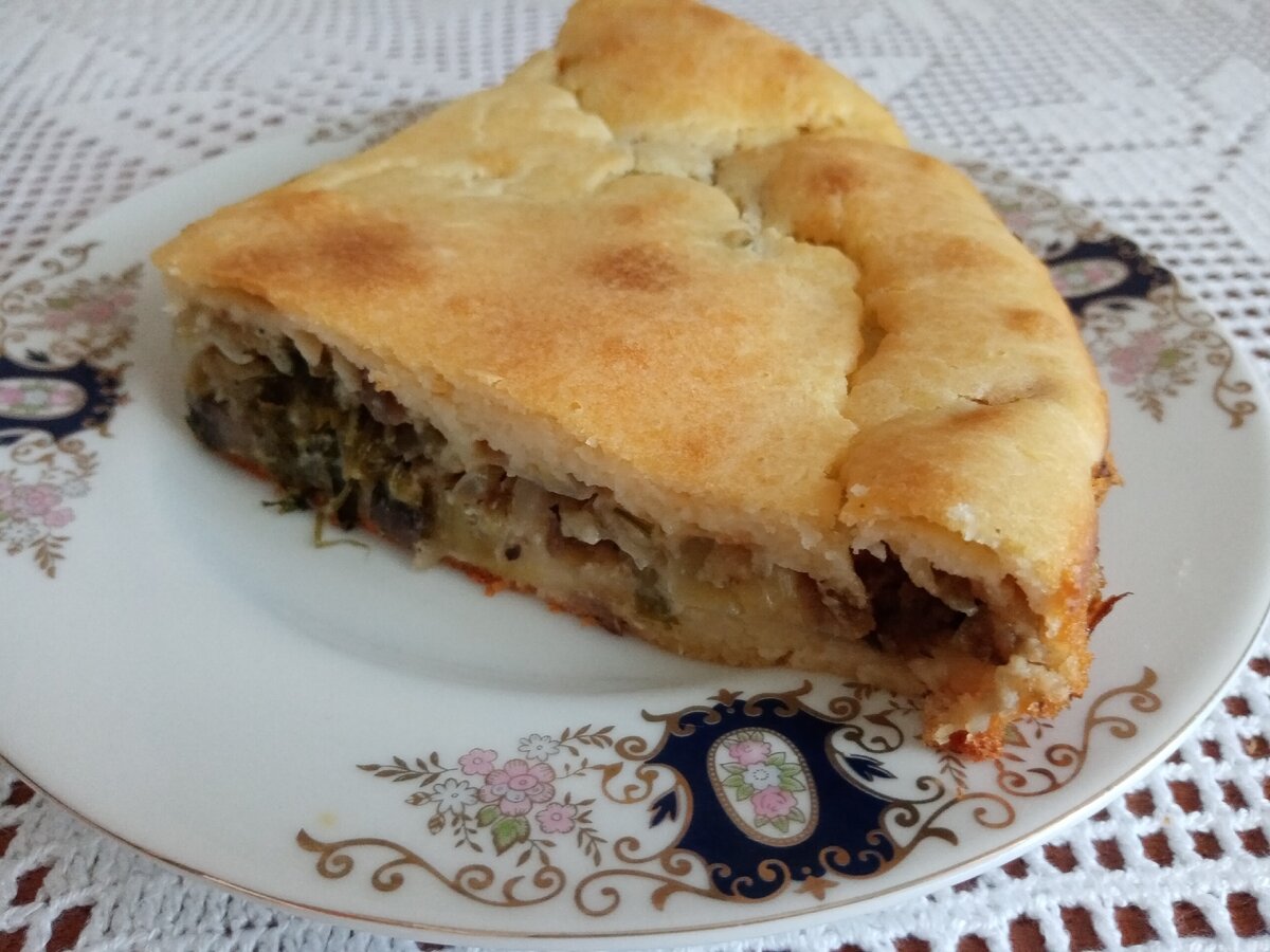 Заливной пирог с грибами и свежей капустой.