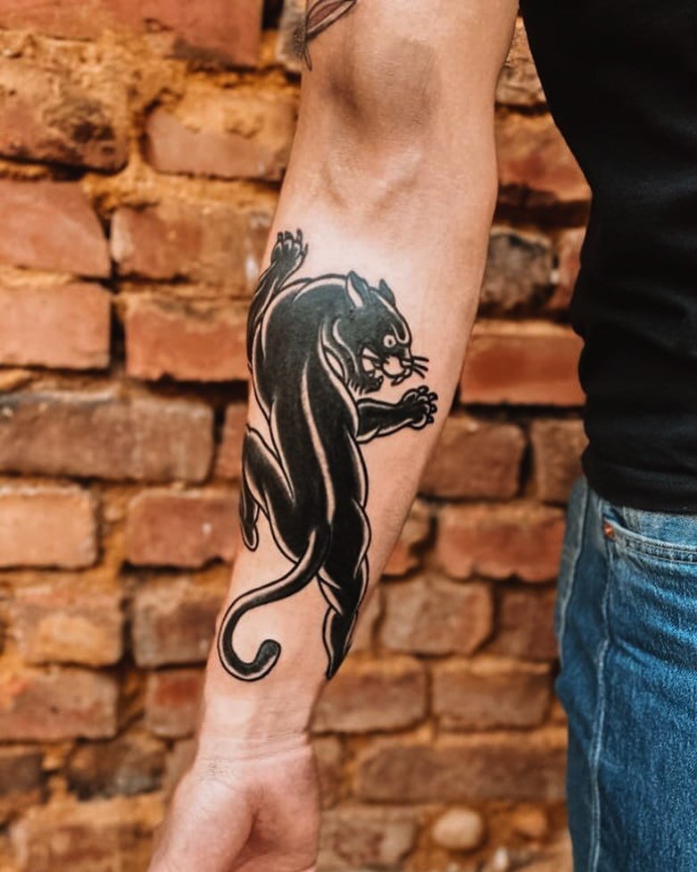 Что означает тату пантера: трактовки образа для мужчин и женщин