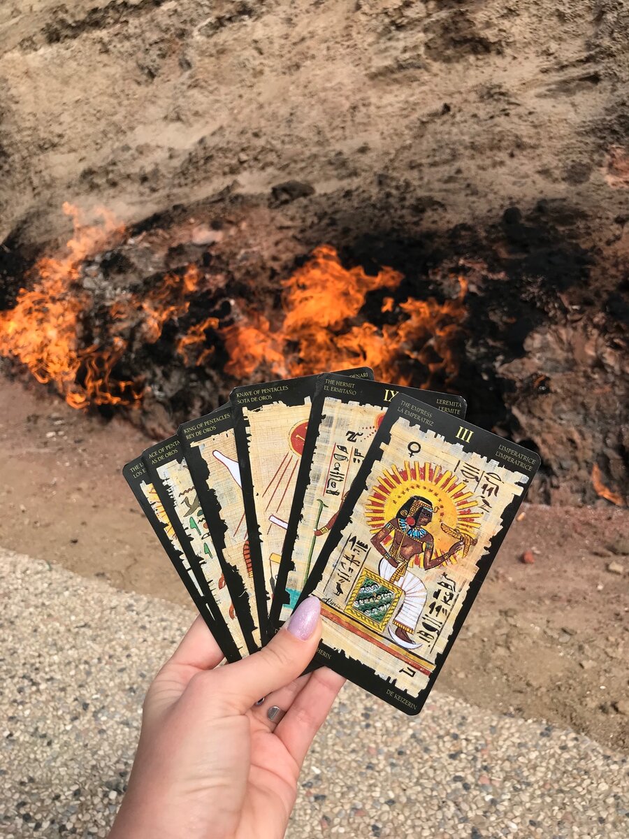 Карт таро старших арканов таблица. Таро огня ло скарабео. Tarot del fuego галерея. Таро описание. Таро огня значения карт.