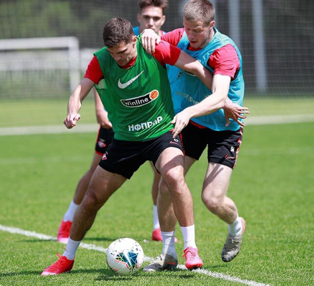 Тренировка красно-белых