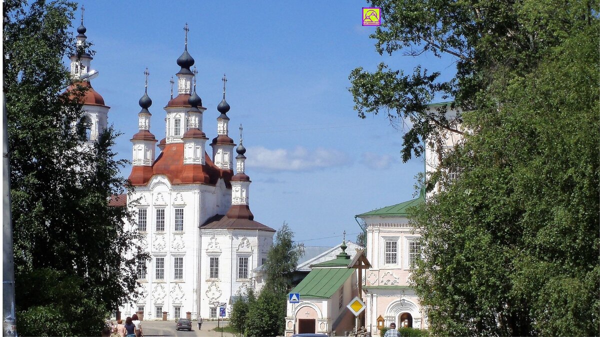 Церкви - главное украшение города.