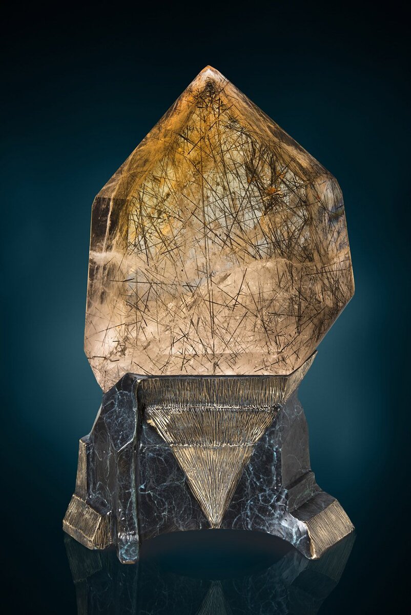 Кварц с соломинками рутила