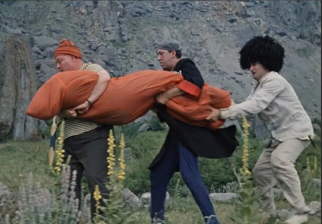 кадр из "Кавказкой пленницы"