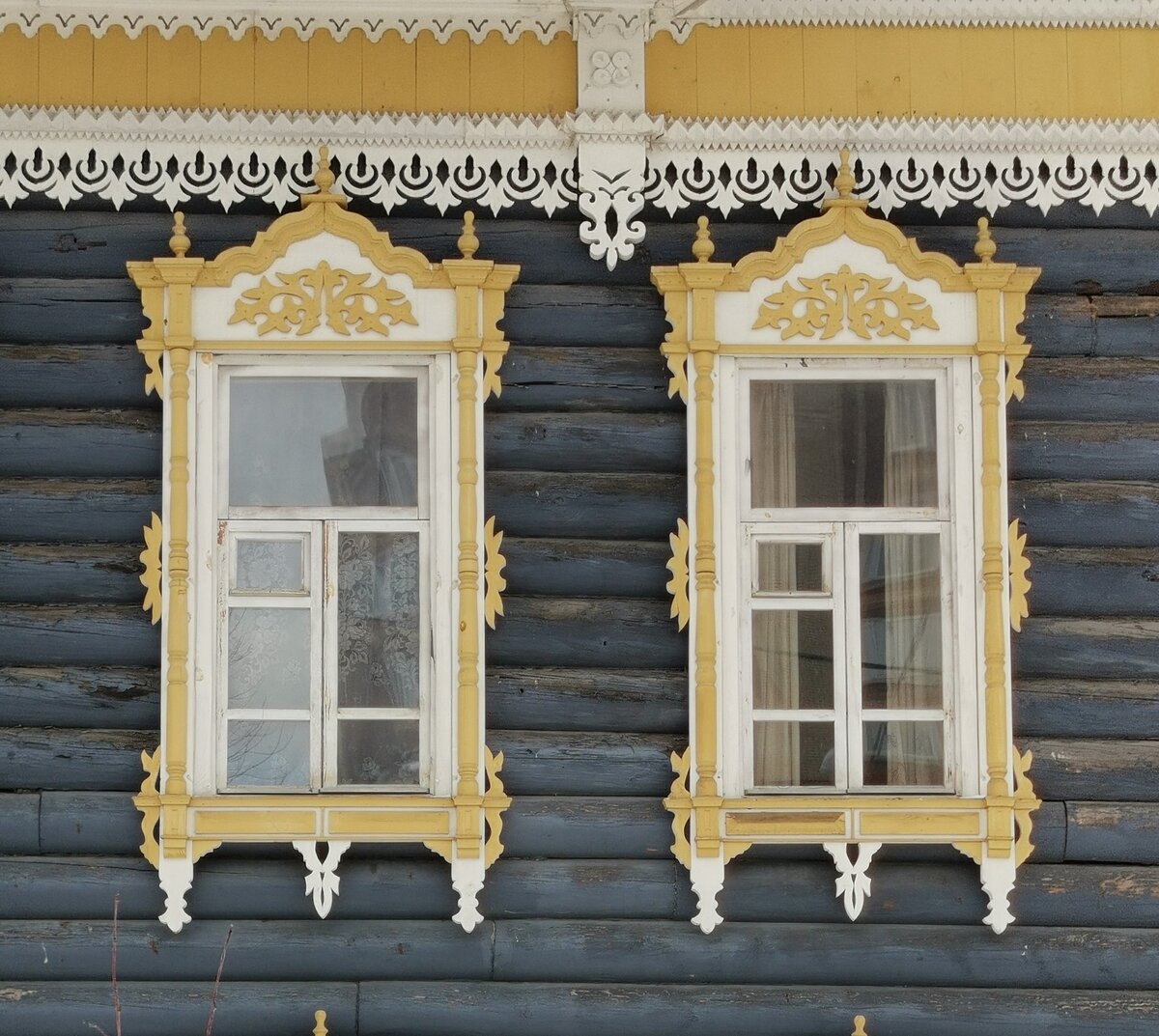 Старый наличник. Кижи наличники. Резные наличники ВУДТРЕЙД. Пропильная домовая резьба.