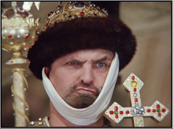 Врач: "Тебе выписали парацетамол и грудной сбор, чего тебе еще надо, собака?...Вот и иди домой, хороняка!"