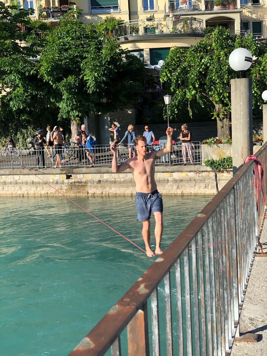 Местные развлечения. Фотография из личного архива