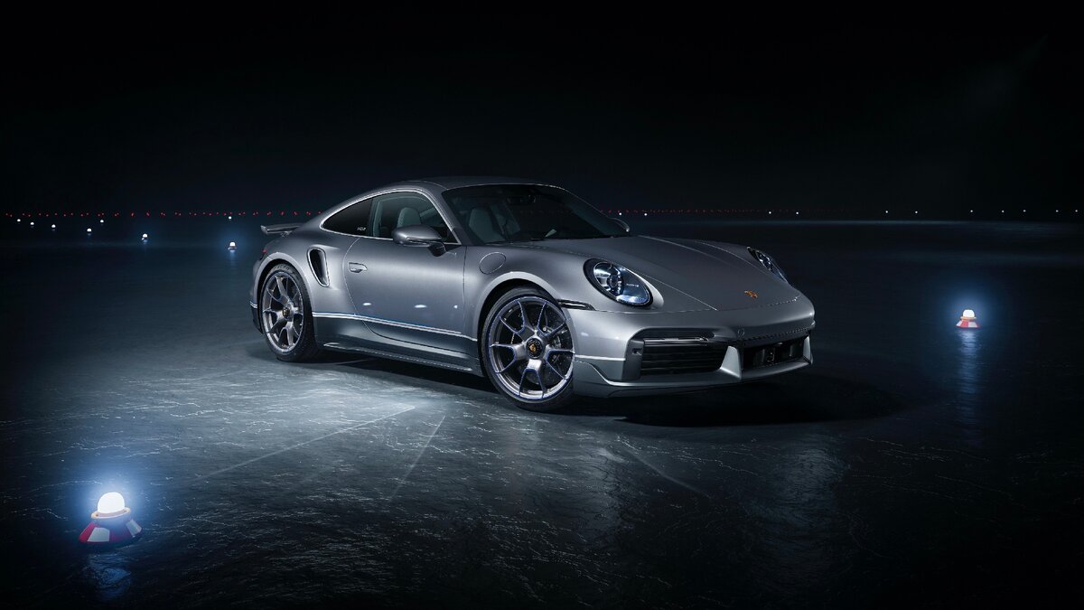 Такой 911 turbo S не купить у дилера даже, если у вас есть деньги. 