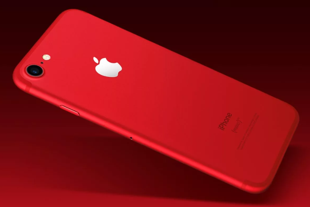 Подержанный Apple iPhone 8 можно купить в Связном на 15 тысяч рублей дешевле