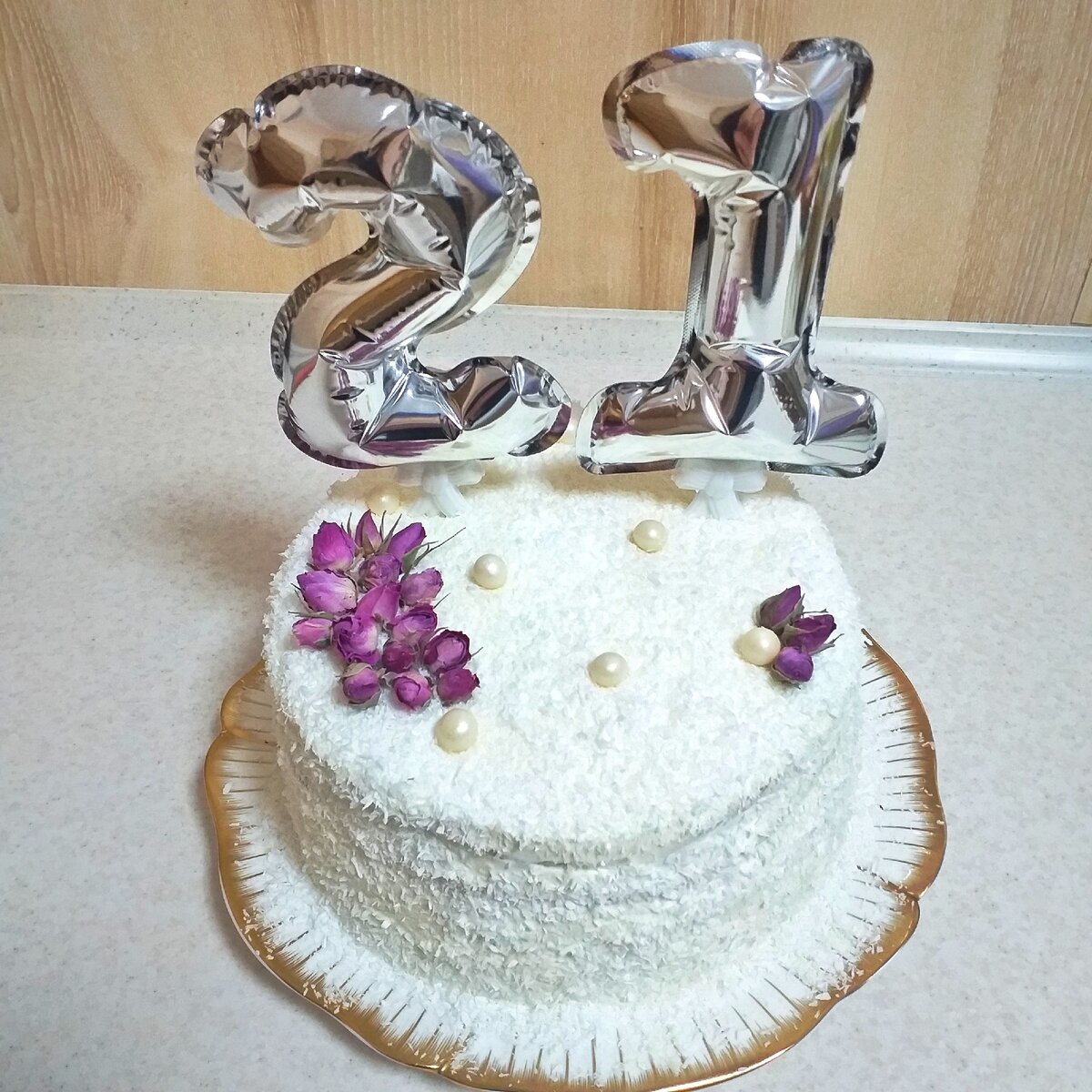 Последний раз такой бисквит пекла вот для этого торта