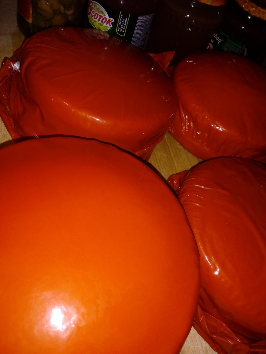 Головки сыра созревают. Личное фото