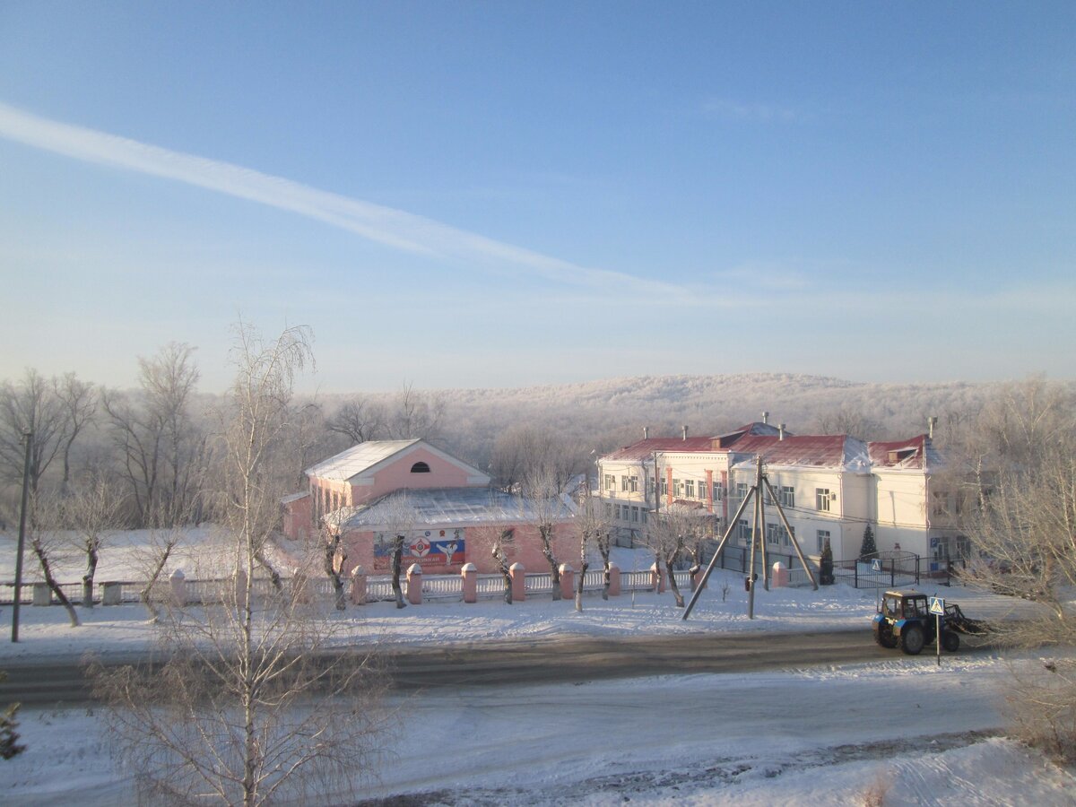 Дороги чистят от наледи...