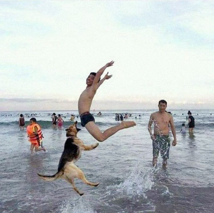 И парень слева такой стоит спокойный)