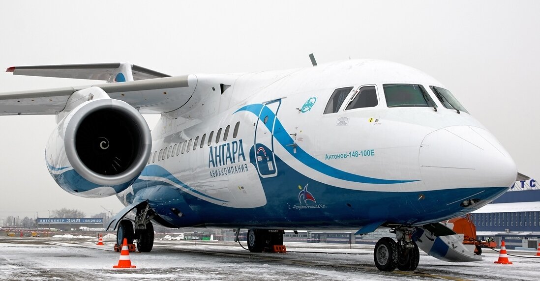 Пассажирский самолет Ан-148-100 авиакомпании "Ангара", Иркутская область.