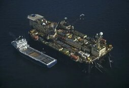 Проект российского газопровода "Северный поток – 2" не имеет шансов на реализацию, сообщает DPA со ссылкой на высокопоставленного источника из американского правительства. По мнению собеседника агентства, если бы оператор газопровода действительно мог завершить проект, он бы "давно это сделал".