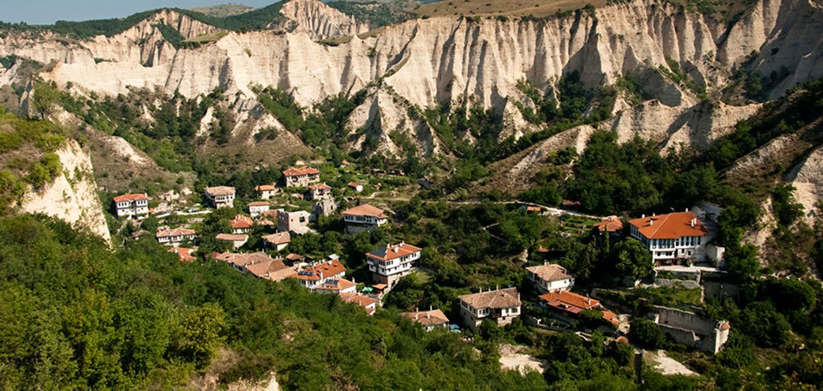 Городок находится. Кастельфольит-де-ла-рока, каталония, испания. Витербо провинция. Городок находится. Рупит каталония.