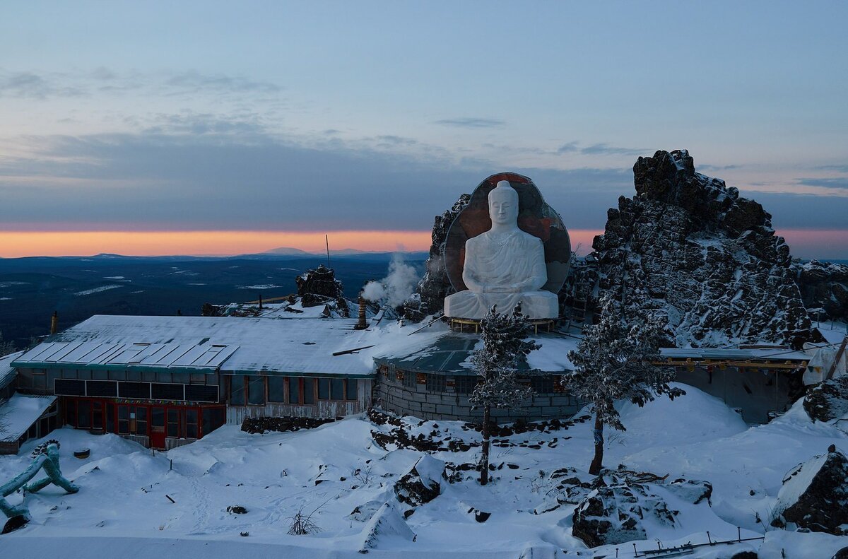 Про спонтанность и спуск от Будды на сноуборде в мир. Зимний отдых в России.