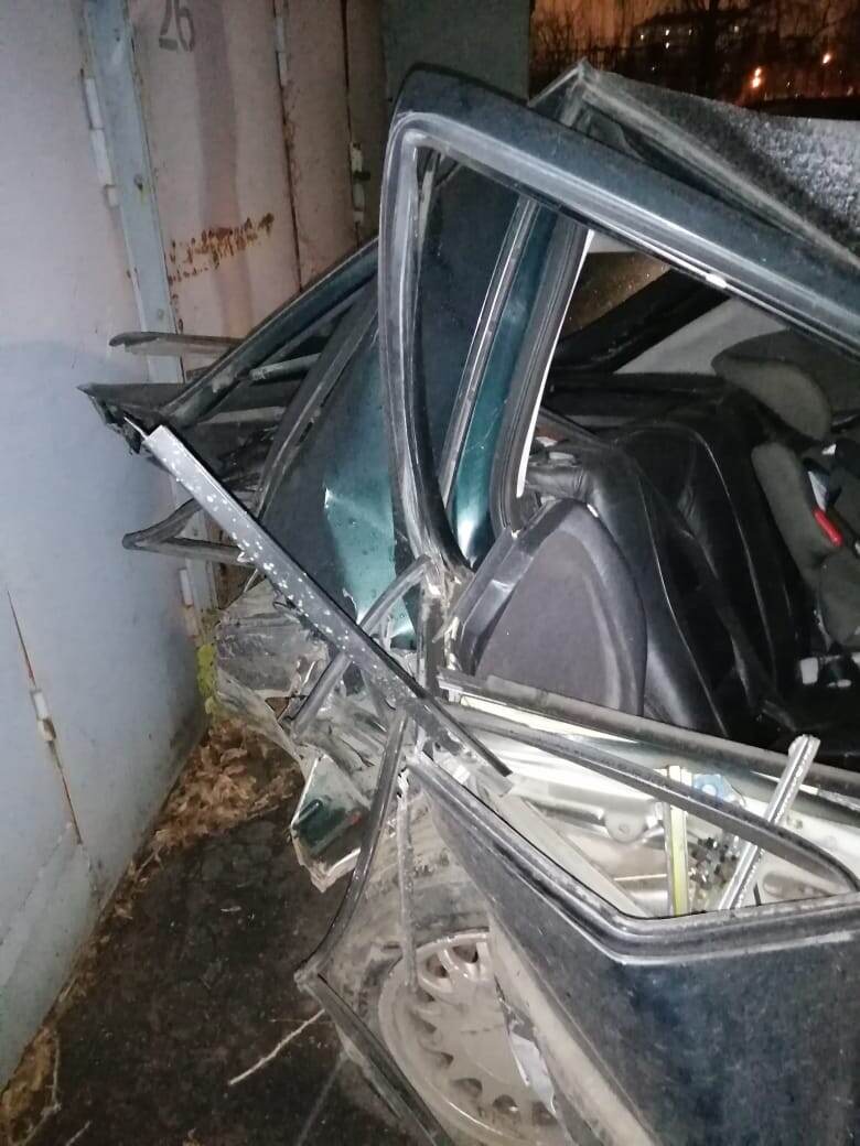 К слову сказать, машина меня спасла, я почти не пострадал 