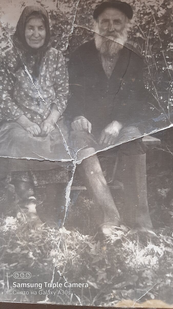 Мои дедушка и бабушка.