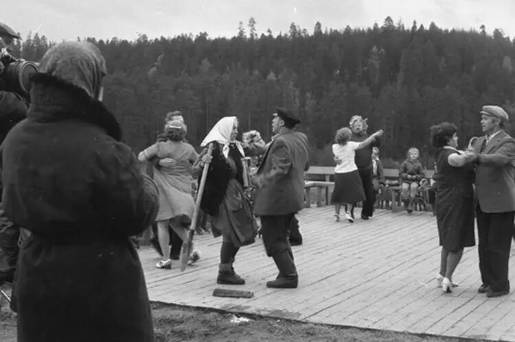 Съемки фильма "Любовь и голуби"