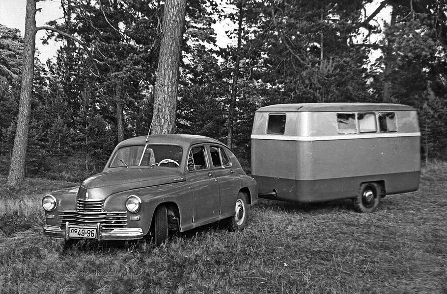 Прицеп-дача РАФ-04 (год выпуска - 1958). Источник - https://ru.cars.photo/