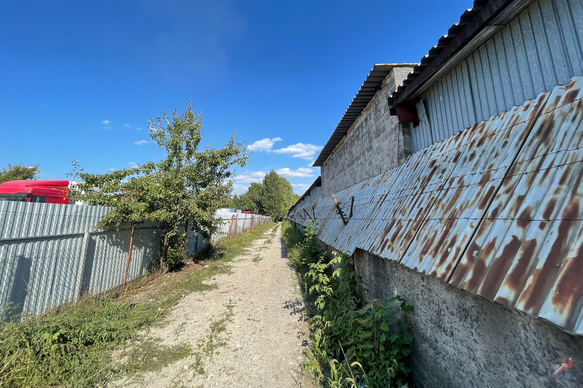 Территория промзоны.