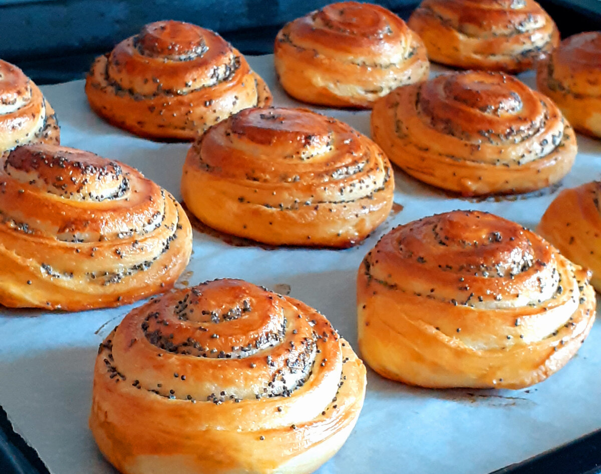 Булочки с маком